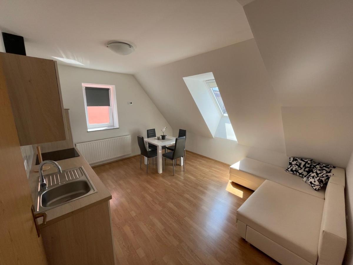 Tm Apartments Strass in Steiermark Ngoại thất bức ảnh